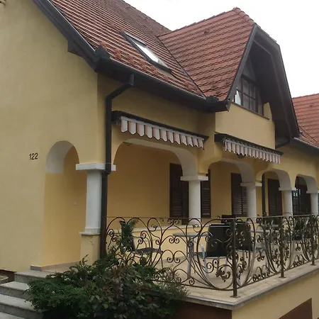 Arina Guest house