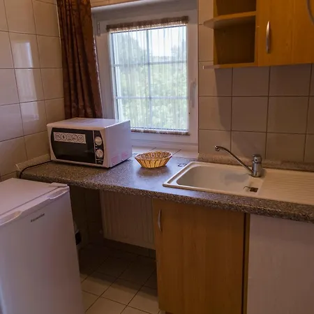 Arina Guest house *
