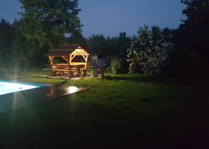 ゲストハウス Arina 4*